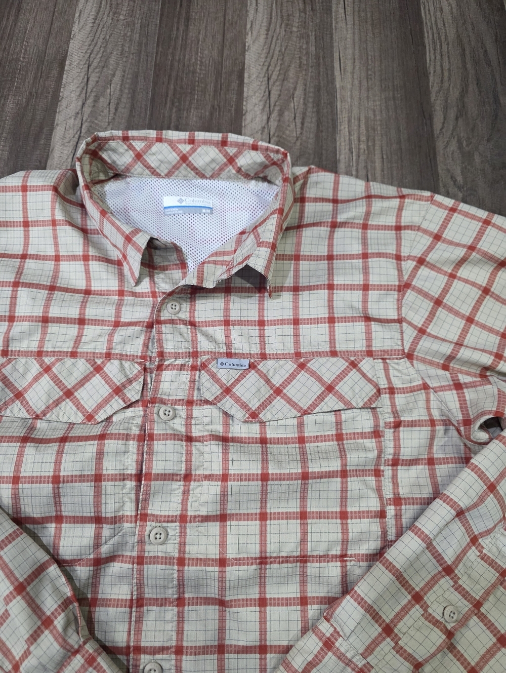 Columbia Omnishade Lightweight Breathable Long Sleeve Button Up Shirt. M